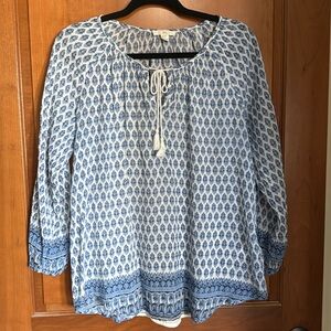 Super cute blue/white blouse, cute with jeans or white pants